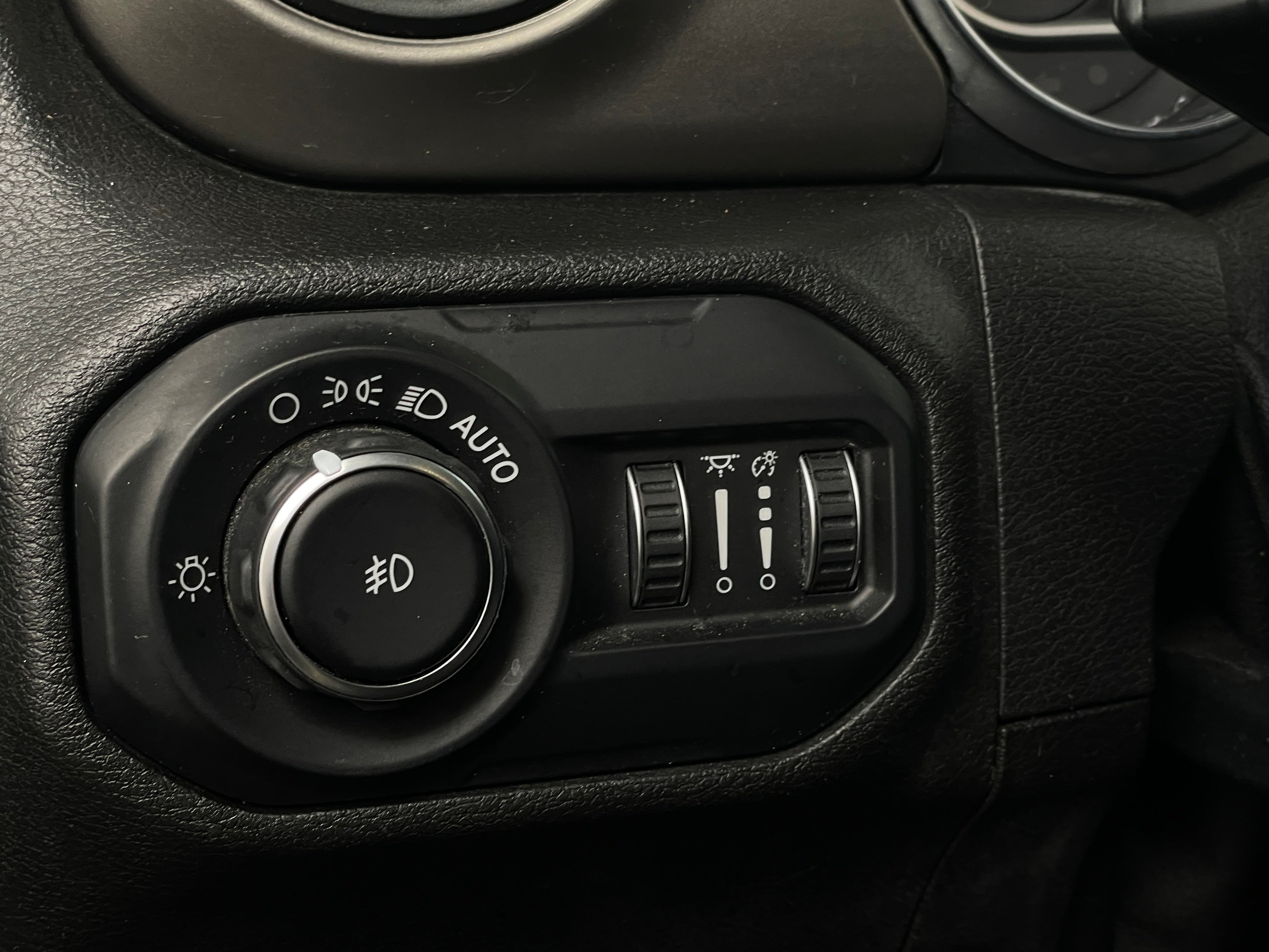 jeep wrangler unlimited 2019 1C4HJXDGXKW530637 image jeep wrangler unlimited 2019 1C4HJXDGXKW530637 image
